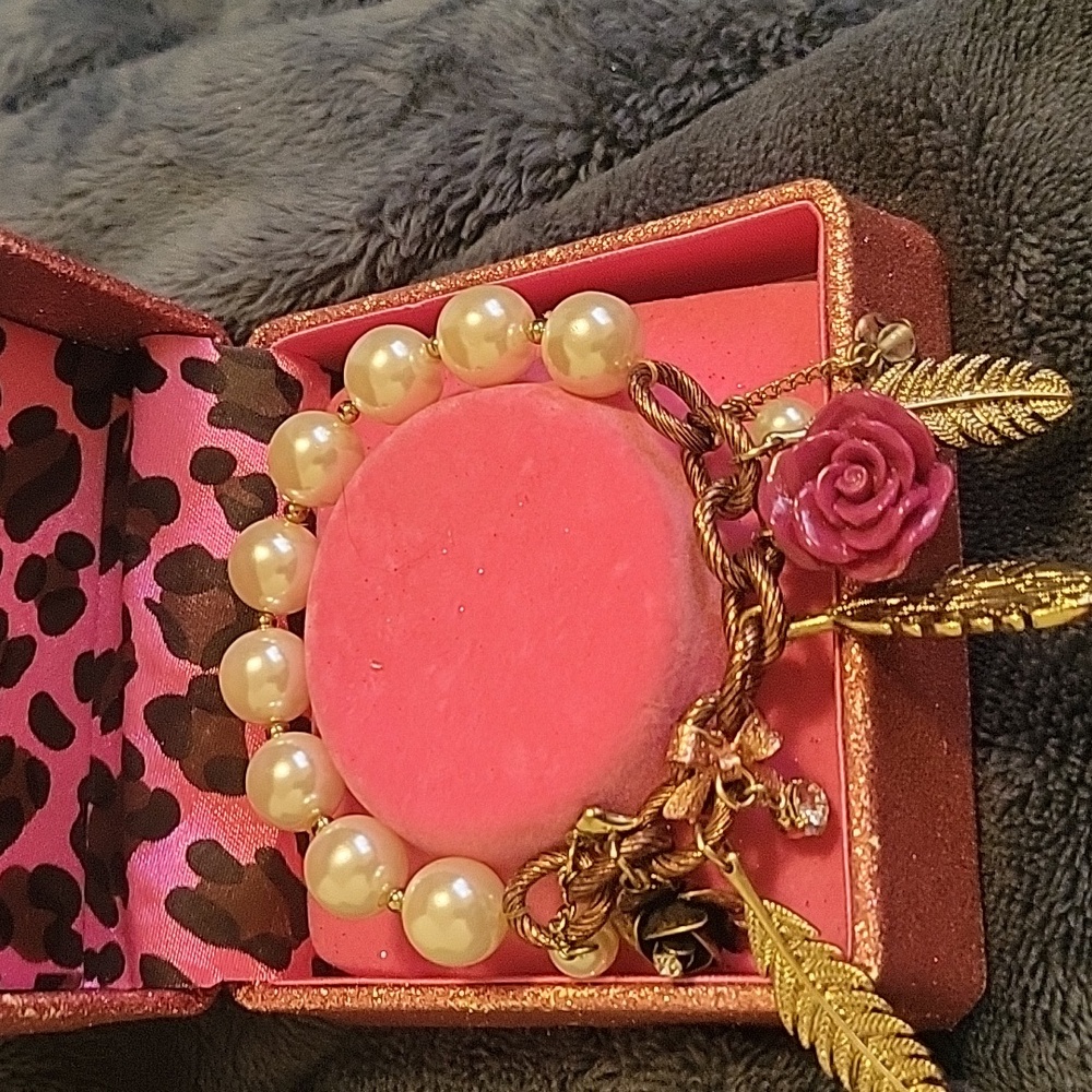 Pearl and Gold Charm Bracelet